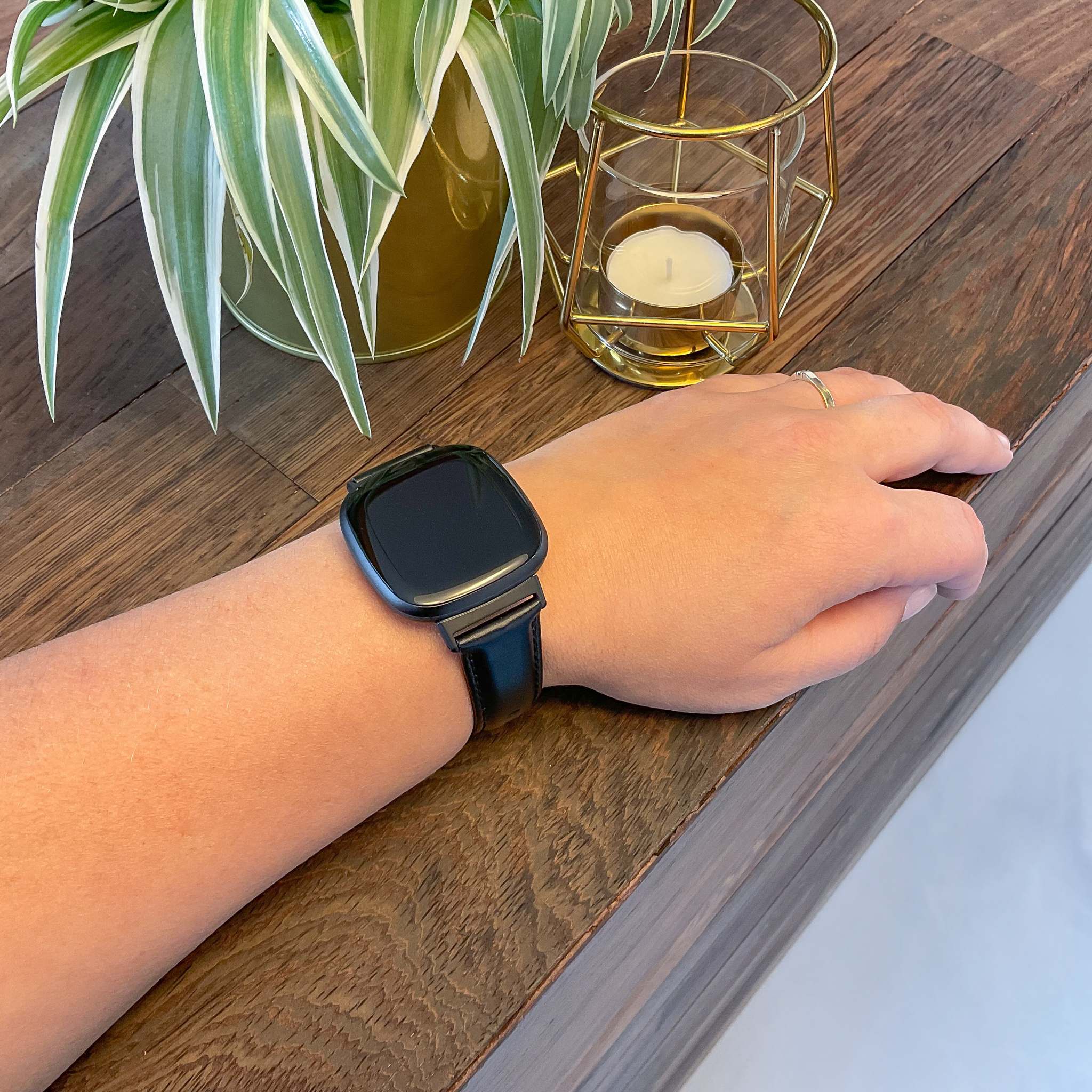 Fitbit Versa 3 / Sense valódi bőr szíj - fekete