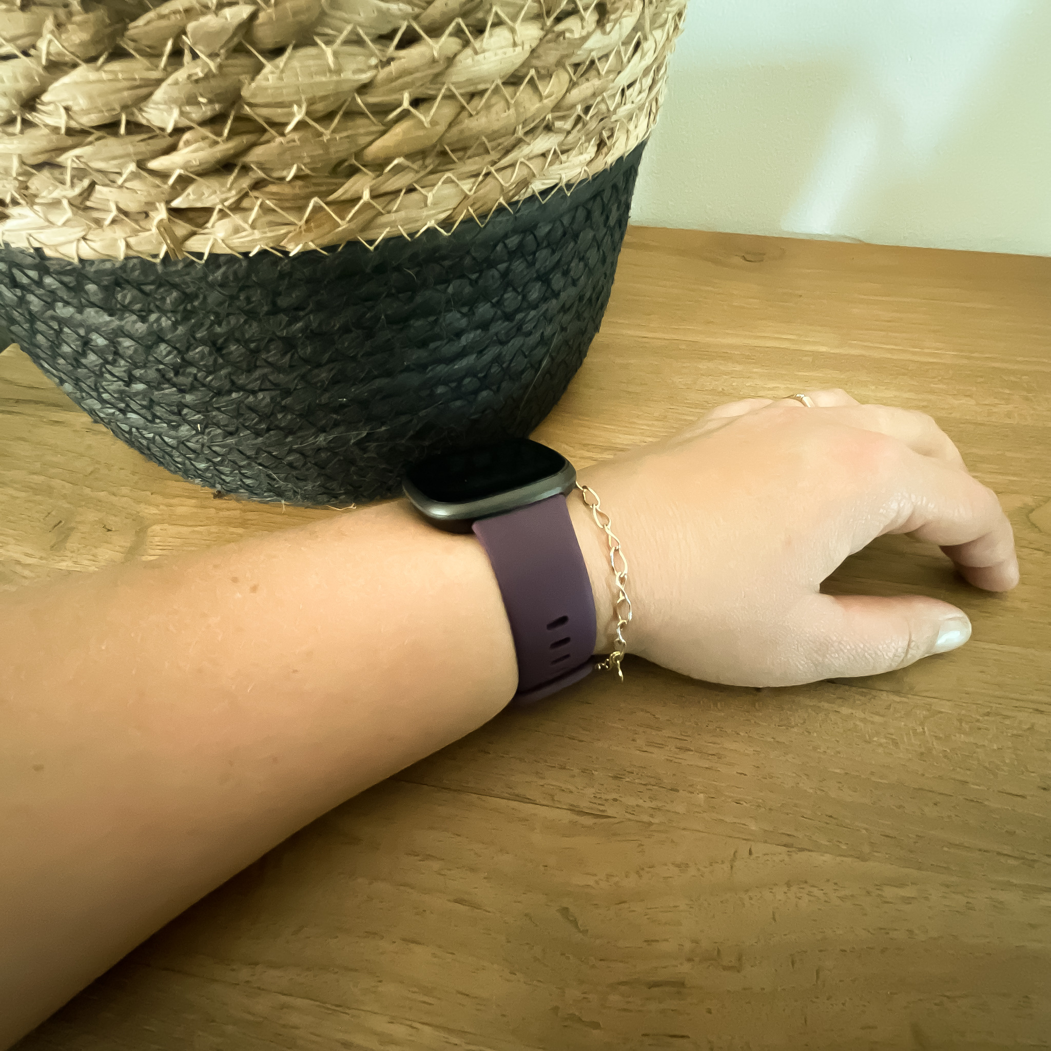 Fitbit Versa 3 / Sense sportszalag - sötét lila