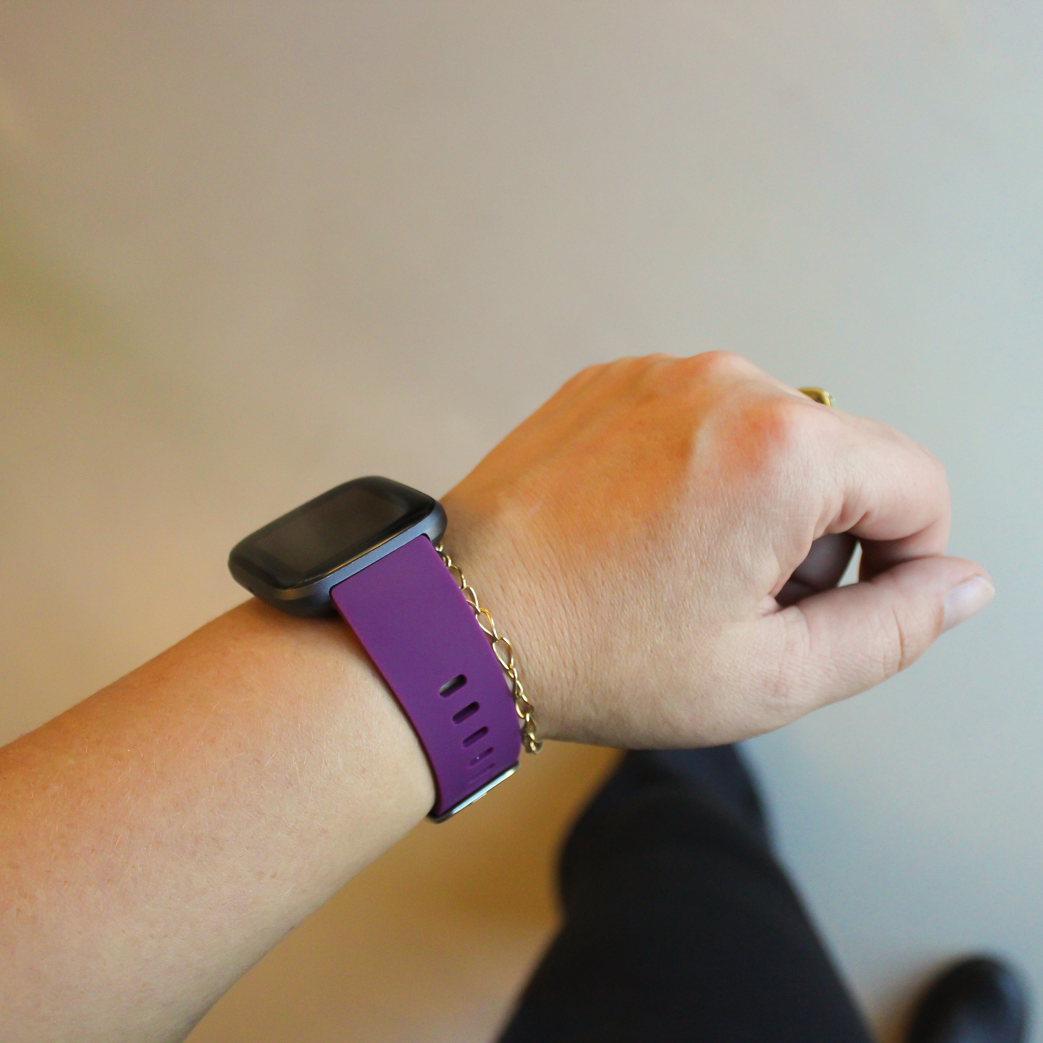 Fitbit Versa sport szalag - sötét lila